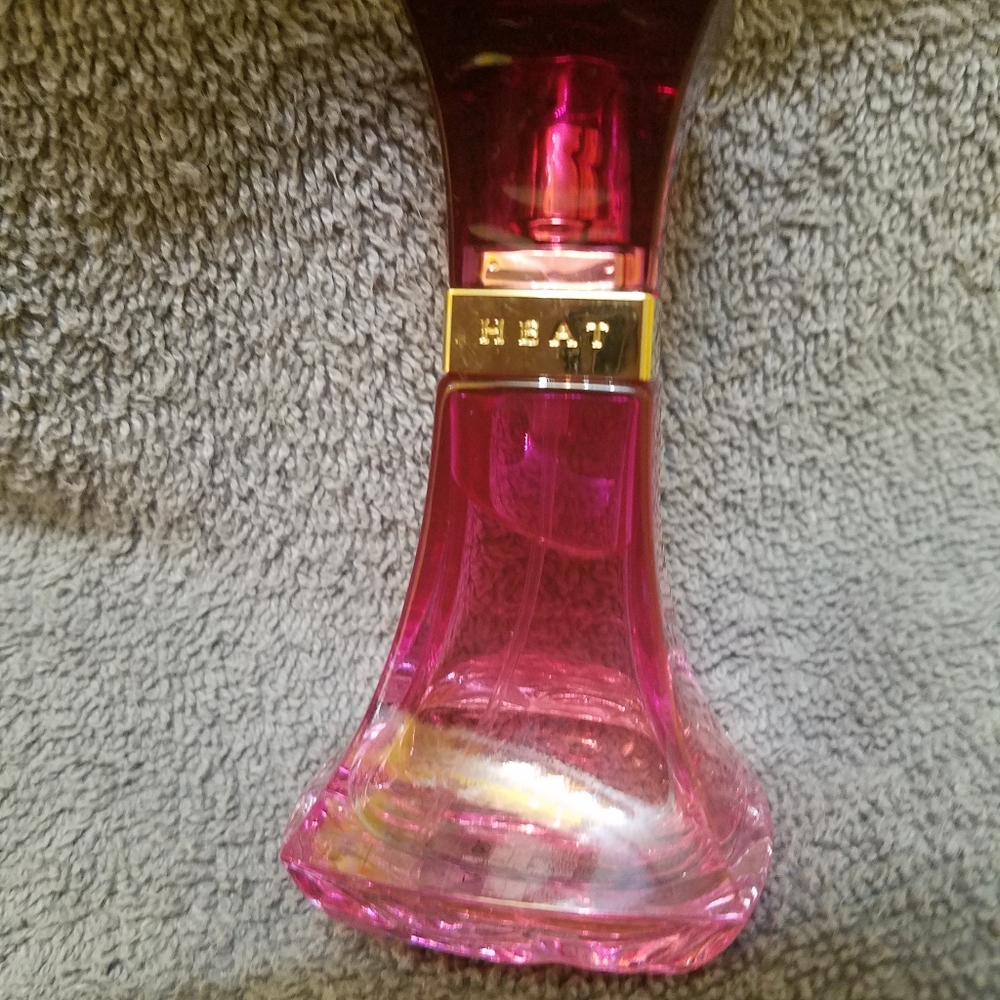 Beyoncé heat kissed perfume 1.0 fl.oz. New bottle without box. #15.Please go t - Picture 5 of 5